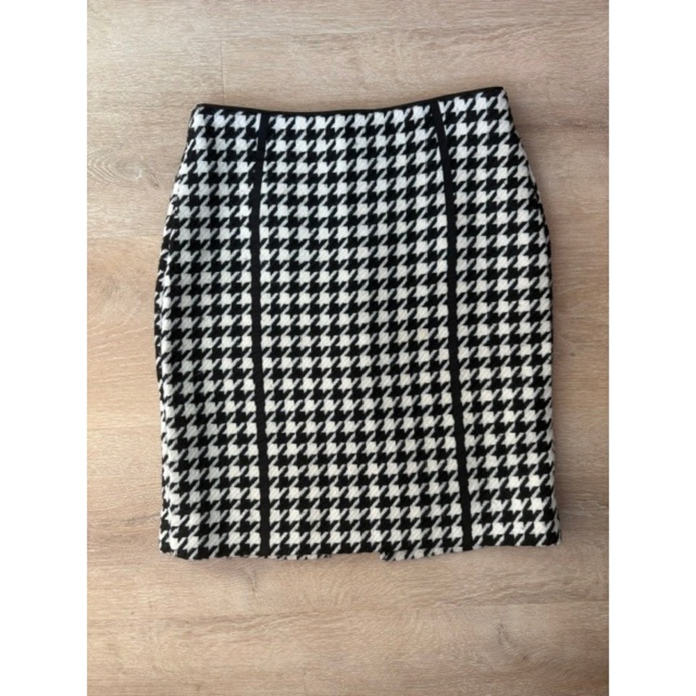 White House Black Market Houndstooth Pencil Skirt Black White Size 4 Tweed Slit